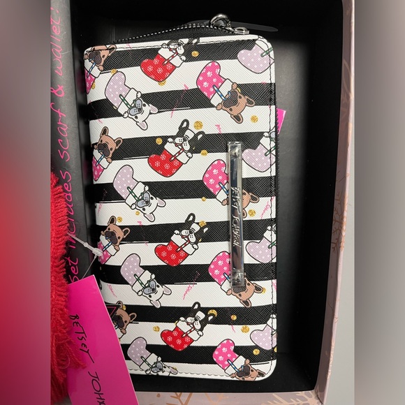 Betsey Johnson Zippered Wallet and Scarf Gift Set NEW WITH TAGS - Picture 3 of 4
